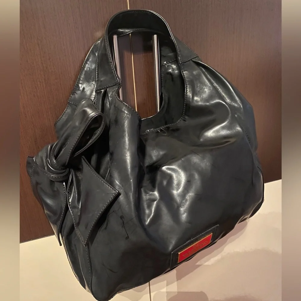 Valentine Garavani Bow Bag in Black - Picture 2 of 6